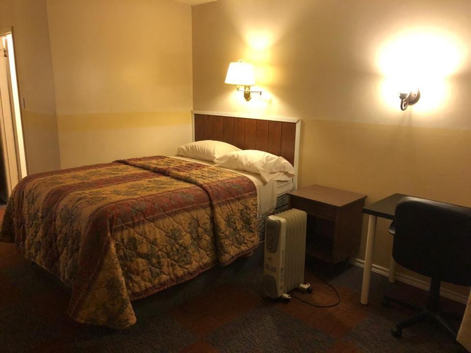 Hillcrest Motel Manning Esterno foto